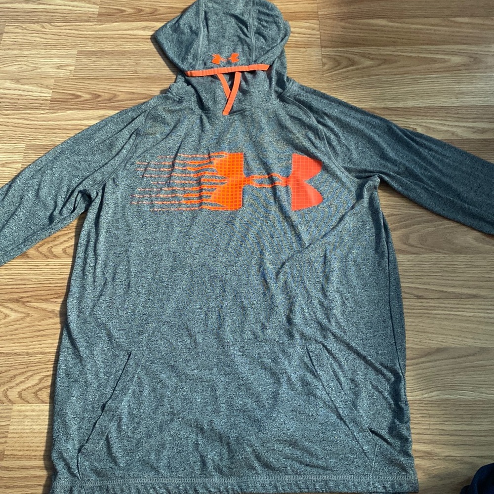 Thin Under armour T-shirt hoodie